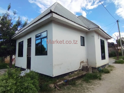 House 300SQM Gongo La Mboto for Sale - 4/6