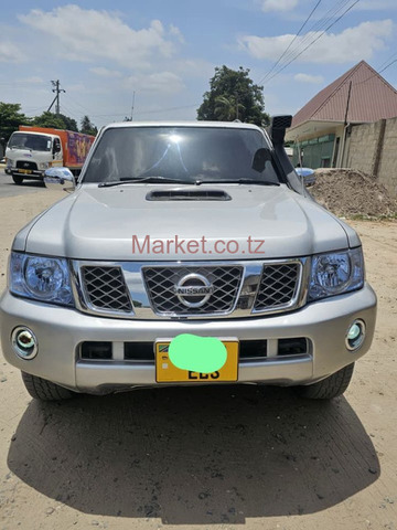 2009 Nissan Patrol for Sale - 3/6
