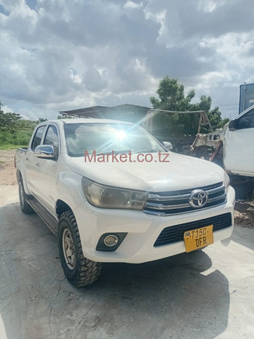 2015 Toyota Hilux Vigo for Sale - 5/5