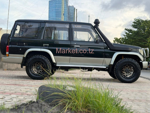 1999 Toyota Land Cruiser Prado Silver for Sale - 2/6