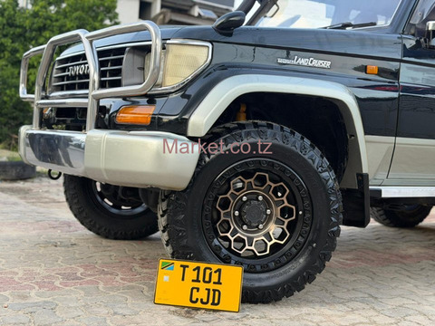 1999 Toyota Land Cruiser Prado Silver for Sale - 5/6