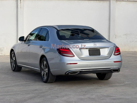 2017 Mercedes Benz E200 Silver for Sale - 5/6