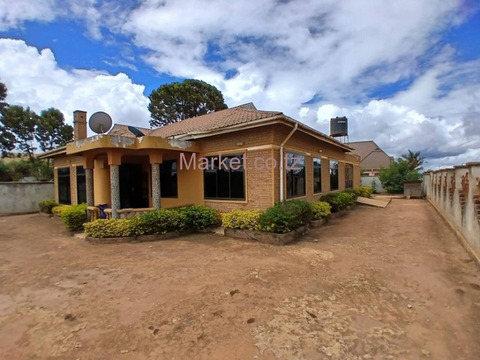 House For Sale 3 Bedrooms Njombe - 3/6