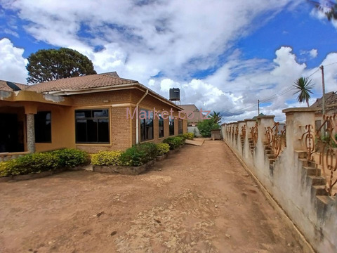 House For Sale 3 Bedrooms Njombe - 4/6