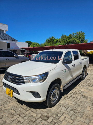 Toyota Hilux 2023 Double Cabin for Sale - 6/6
