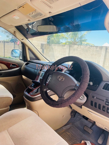 2003 Toyota Alphard Silver for Sale - 1/6