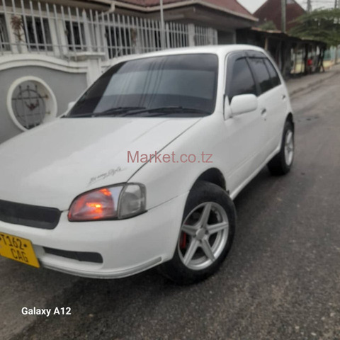 2000 Toyota Starlet White for Sale - 2/6