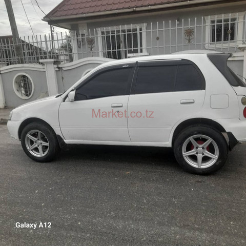 2000 Toyota Starlet White for Sale - 4/6