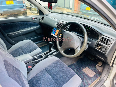2001 Toyota Carina Silver for Sale - 3/6