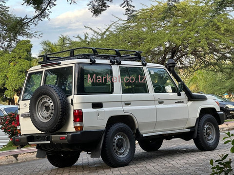 2016 Toyota Land Cruiser Hardtop White for Sale - 6/6