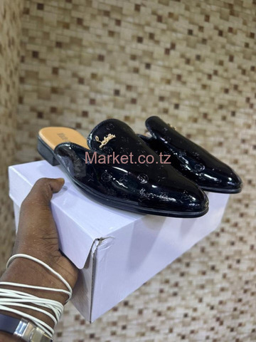 OPEN Shoe for Sale - 1/3