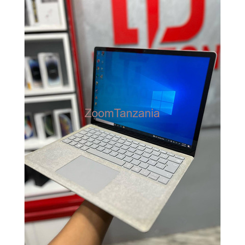 Microsoft Surface - 2/4