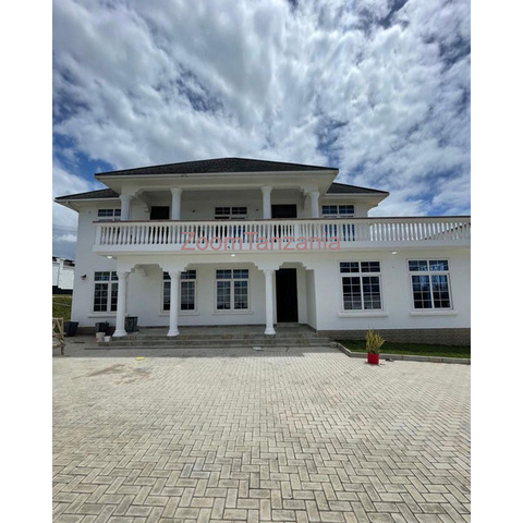 HOUSE FOR RENT MBEZI BEACH - 1/4